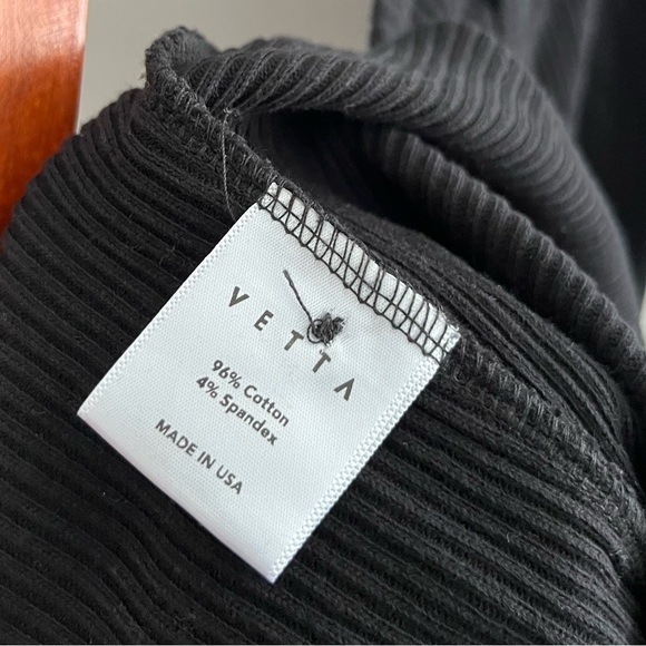 VETTA Black Long Sleeve Knit Dress with Buttons and Tie - Picture 5 of 5